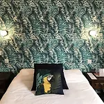 De La Loge Hotel