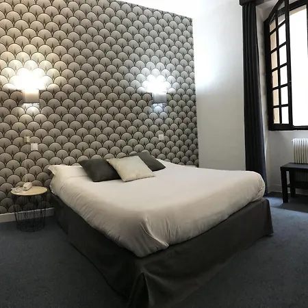 호텔 De La Loge 3*