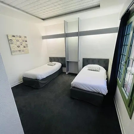호텔 De La Loge 3*