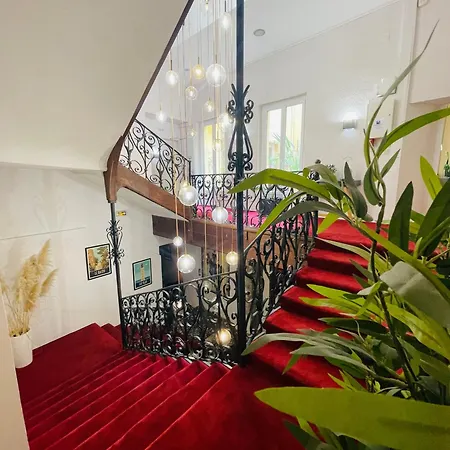 De La Loge 3*