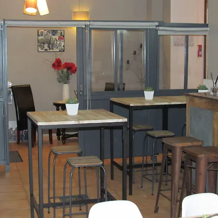 De La Loge Hotel 3*