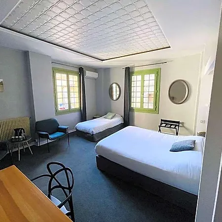 De La Loge Hotel