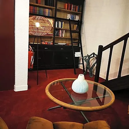 De La Loge Hotel
