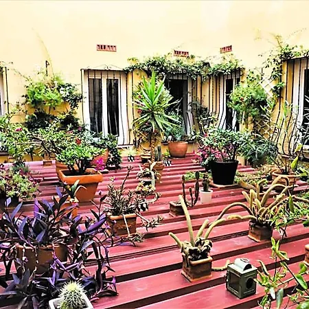 De La Loge Hotel 3*