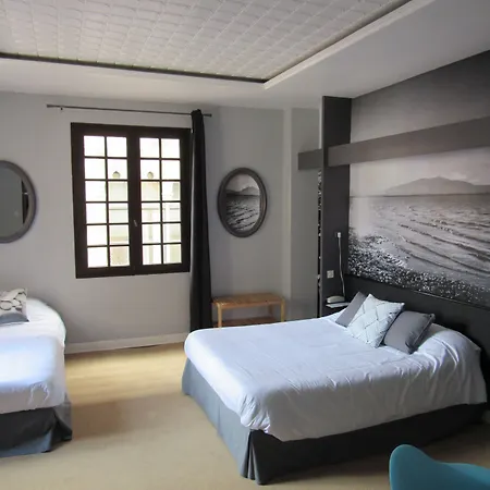 De La Loge Hotel