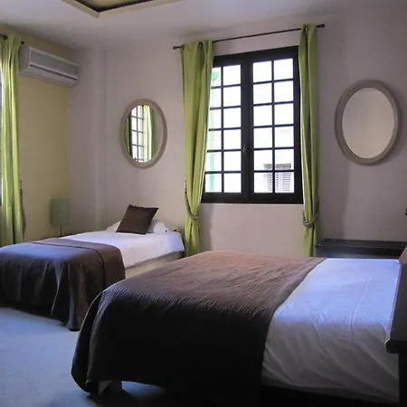 De La Loge 3*