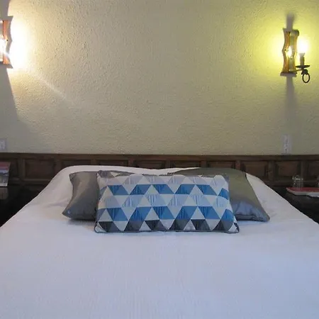 De La Loge 3*